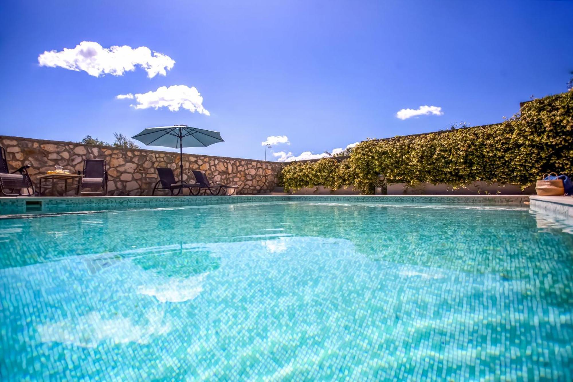 Villa Yiarios *